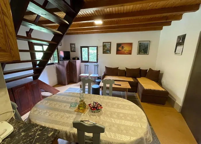 Vikendica Na Sokolini * Gornja Koprivna